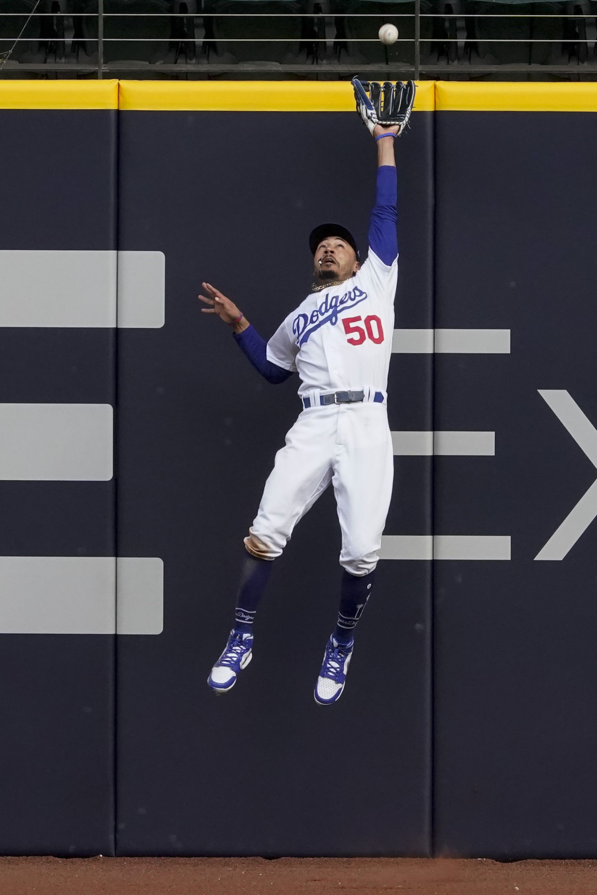 APTOPIX NLCS Braves Dodgers Baseball